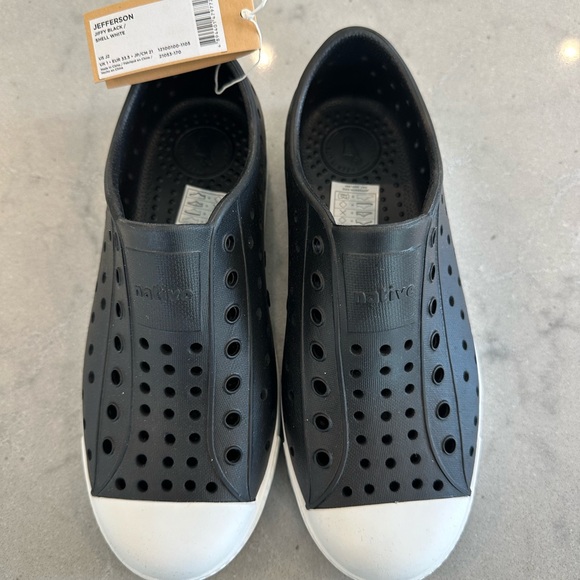 NATIVE YOUTH Other - Native Jefferson Shoes - Black NWT Size J2